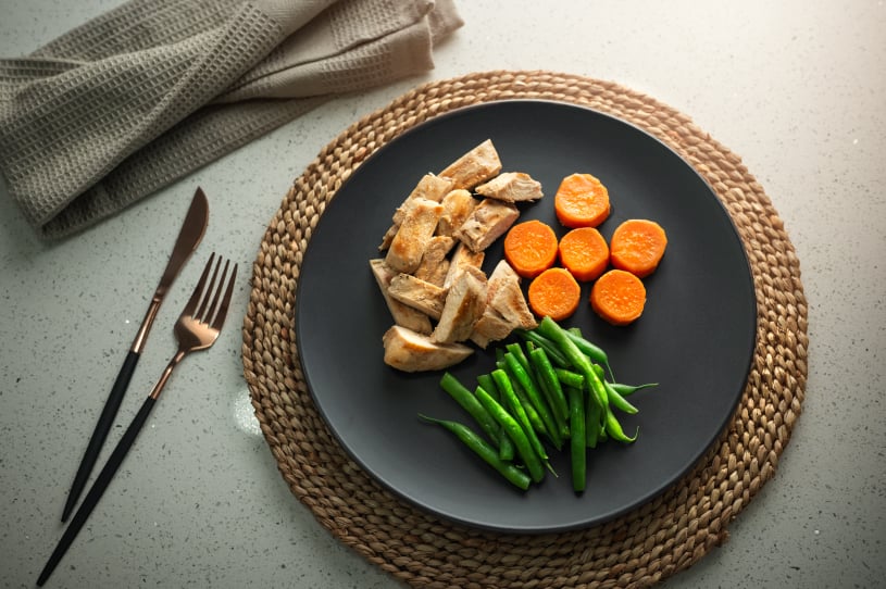 Grilled chicken with orange sweet potato and green beans